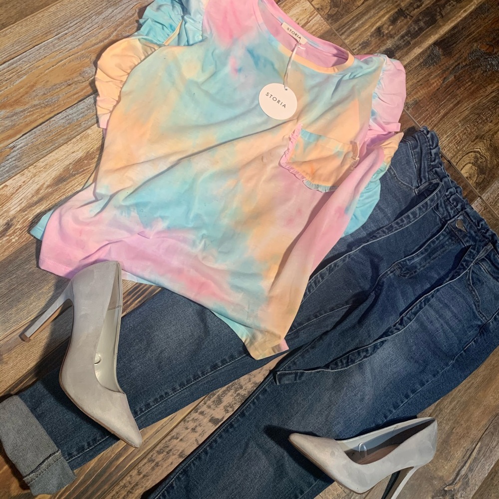 Ruffle sleeve tie dye shirt